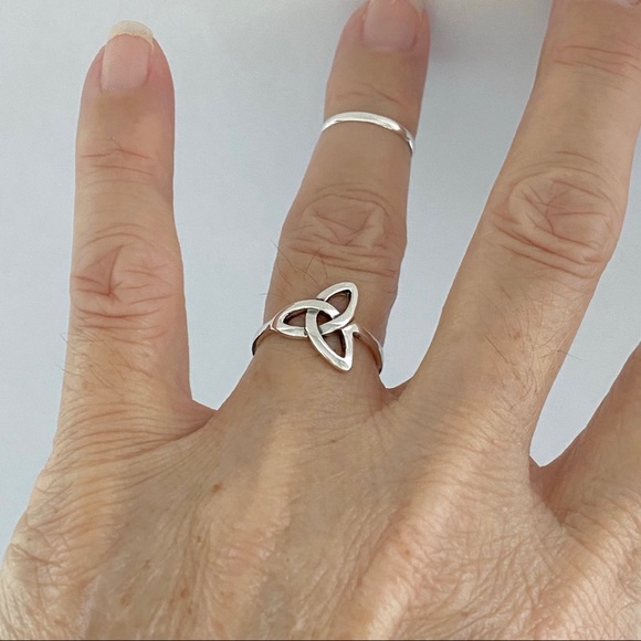 Sterling Silver Triquetra Ring, Celtic Knot Ring, Silver Rings, Love Knots - Picture 6 of 11